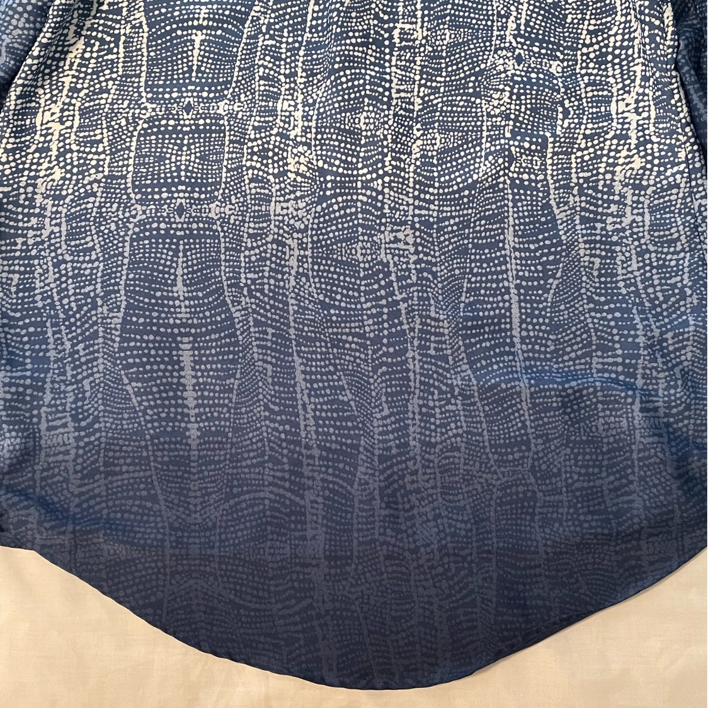 COPY - 👚 SOFT SURROUNDINGS L Ombré Tunic. Abstract blue and white dot print. 👚 - Picture 9 of 11
